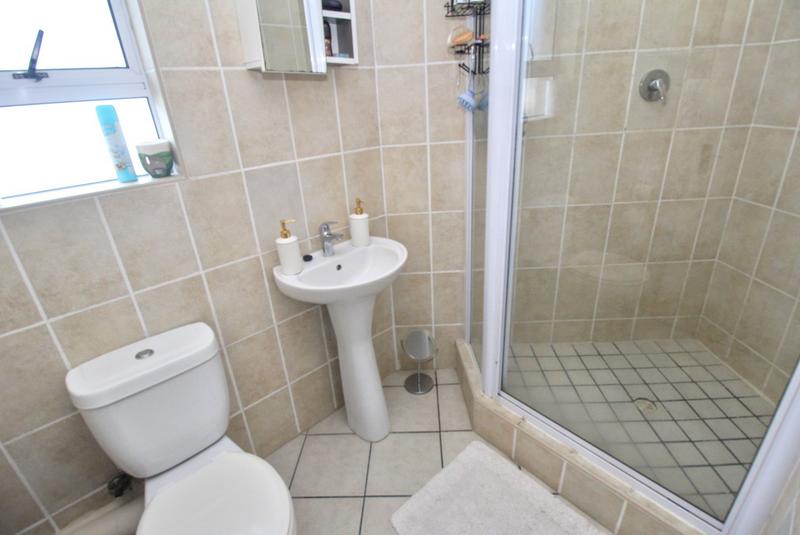 2 Bedroom Property for Sale in Gordons Bay Central Western Cape